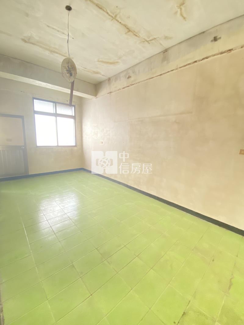 楊梅國小大面寬透天房屋室內格局與周邊環境