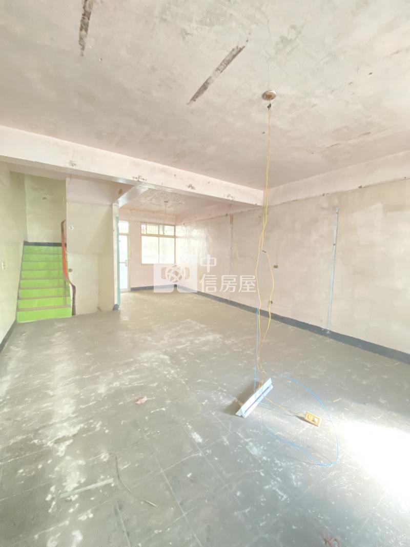 楊梅國小大面寬透天房屋室內格局與周邊環境