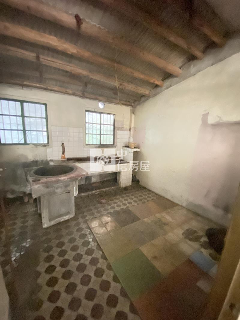 楊梅國小大面寬透天房屋室內格局與周邊環境