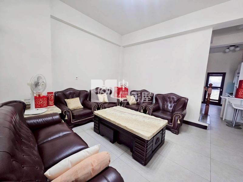 東山全新三面採光邊間車墅房屋室內格局與周邊環境