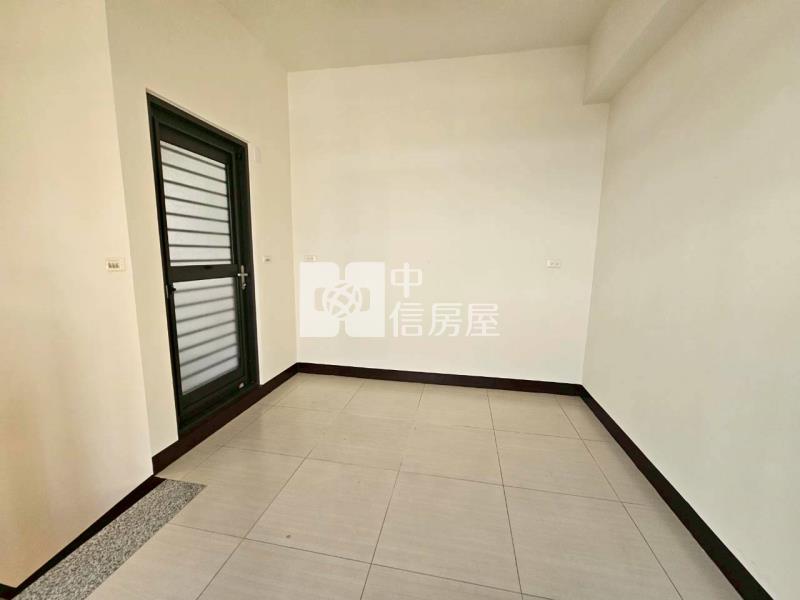 東山全新三面採光邊間車墅房屋室內格局與周邊環境