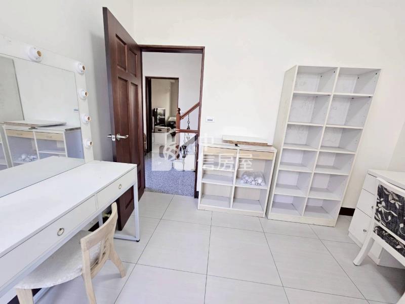 東山全新三面採光邊間車墅房屋室內格局與周邊環境