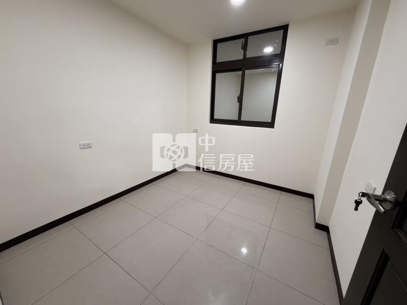 【安家】近龍潭交流道稀有前後院邊間美透天房屋室內格局與周邊環境