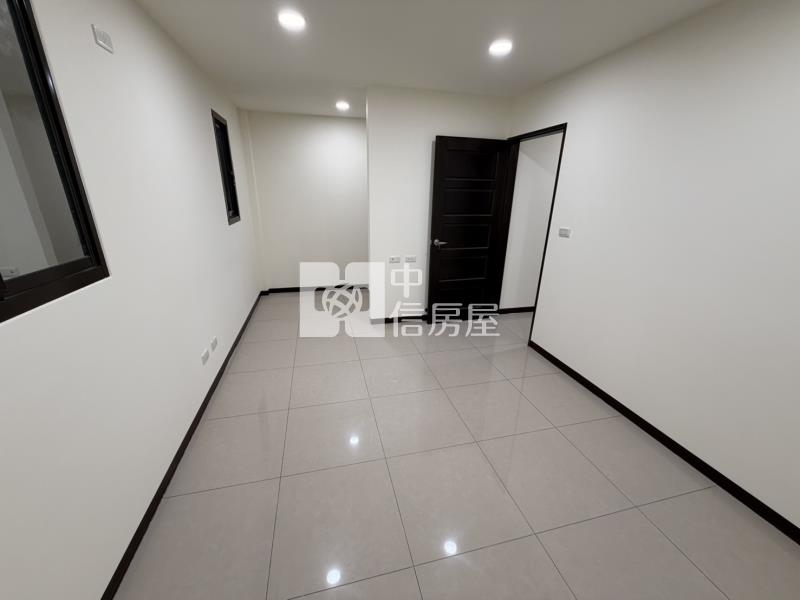 【安家】近龍潭交流道稀有前後院邊間美透天房屋室內格局與周邊環境