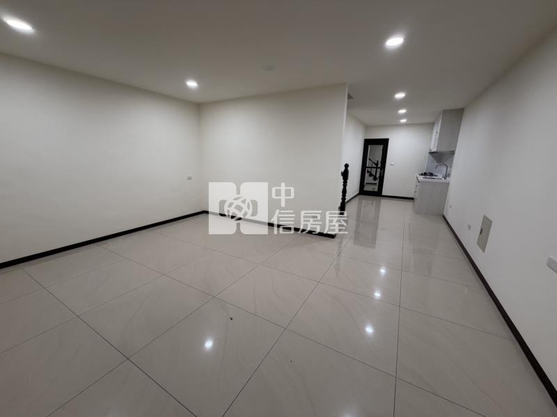 【安家】近龍潭交流道稀有前後院邊間美透天房屋室內格局與周邊環境