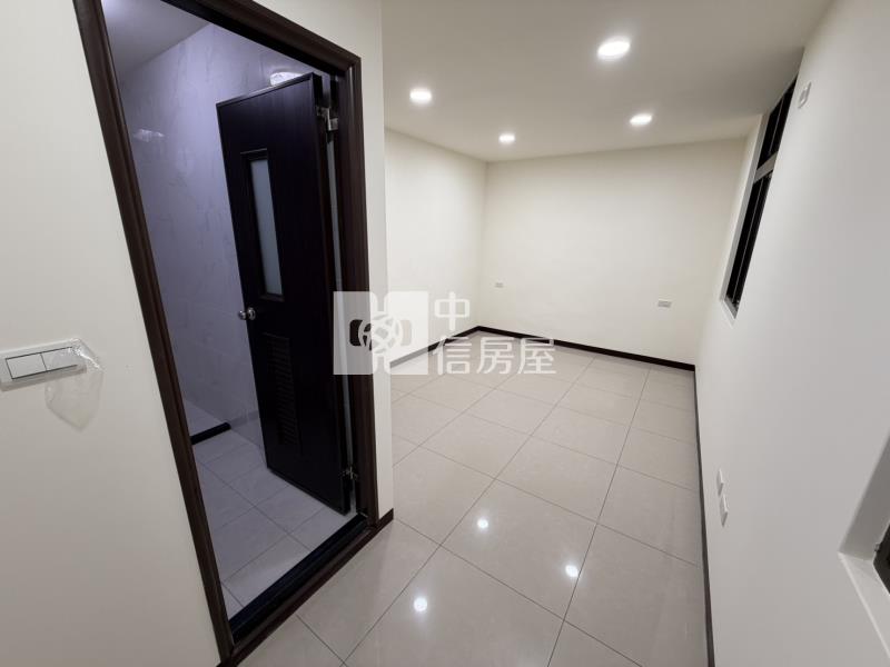 【安家】近龍潭交流道稀有前後院邊間美透天房屋室內格局與周邊環境