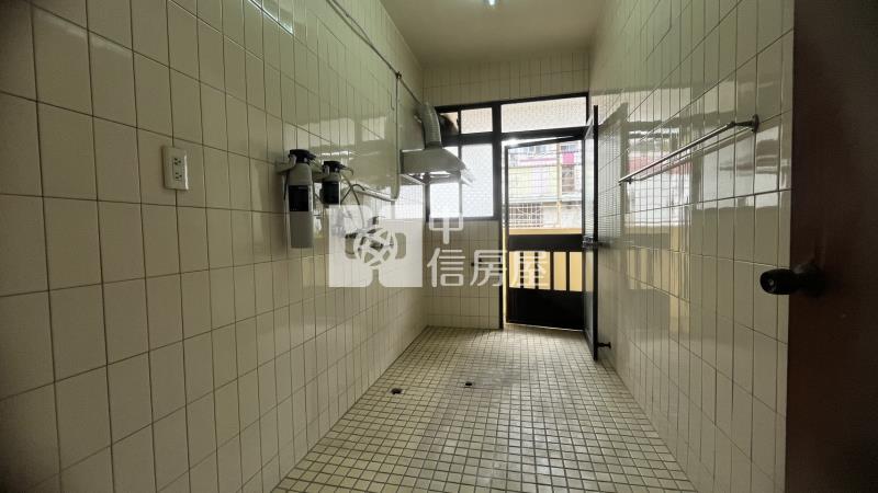 ‼賠售 豬事圓滿公園旁大空間5樓公寓房屋室內格局與周邊環境