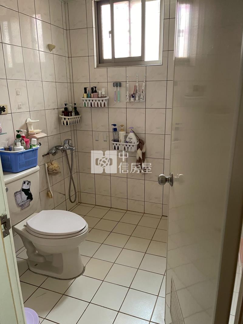 藝文特區稀有次頂樓5房大露臺戶房屋室內格局與周邊環境