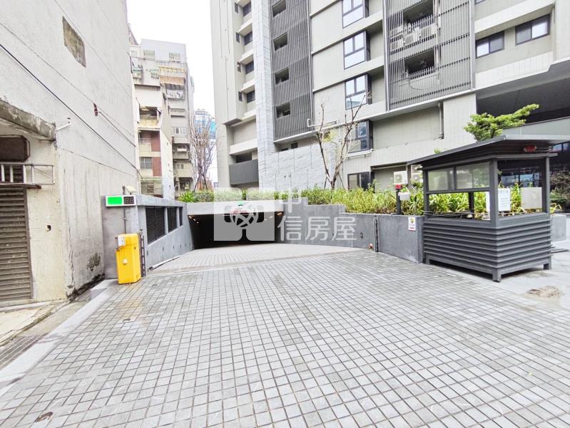 港都明珠-高樓綠山海景可規劃三房房屋室內格局與周邊環境