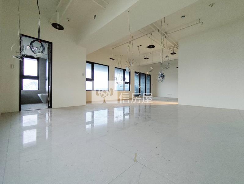 港都明珠-高樓綠山海景可規劃三房房屋室內格局與周邊環境