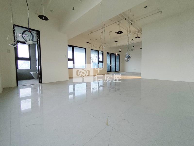 港都明珠-高樓綠山海景可規劃三房房屋室內格局與周邊環境