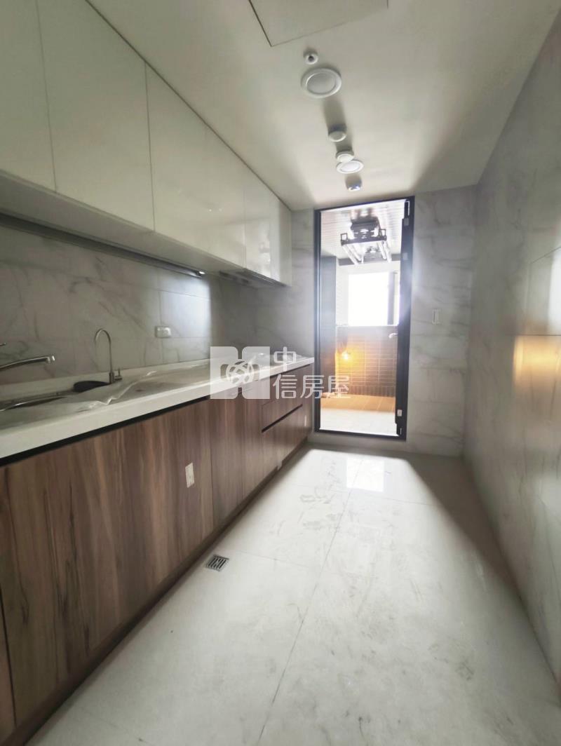 港都明珠-高樓綠山海景可規劃三房房屋室內格局與周邊環境