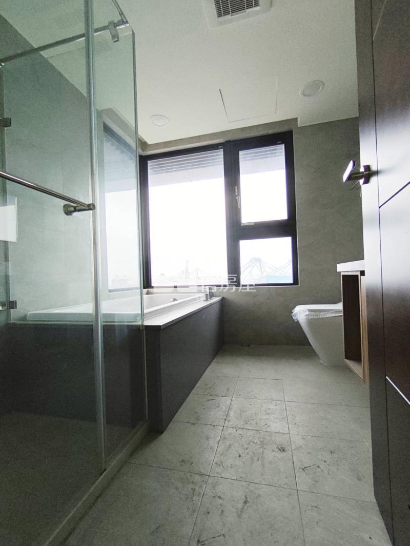 港都明珠-高樓綠山海景可規劃三房房屋室內格局與周邊環境