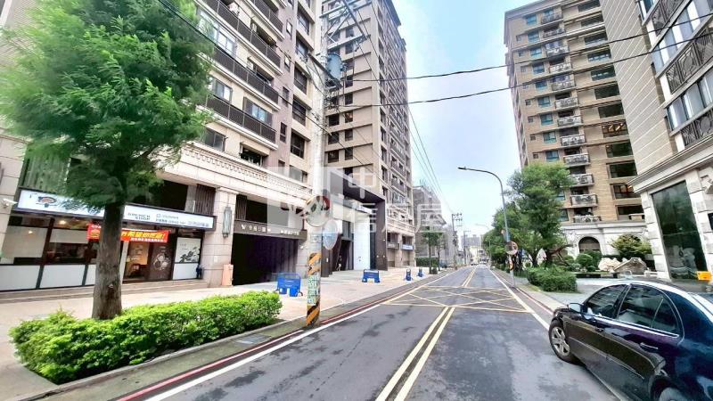 平鎮南勢重劃區電梯3+1房車房屋室內格局與周邊環境