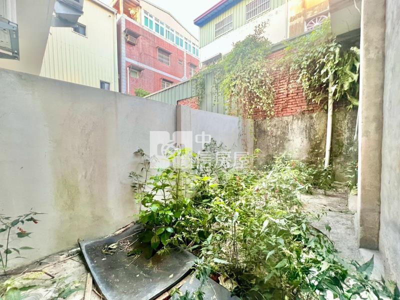 太平長億商圈大地坪大面寬透天房屋室內格局與周邊環境