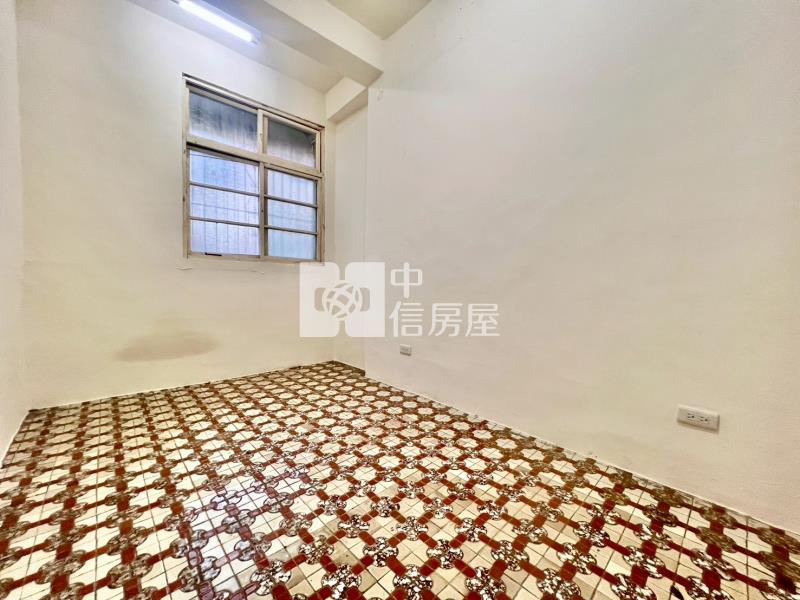 太平長億商圈大地坪大面寬透天房屋室內格局與周邊環境