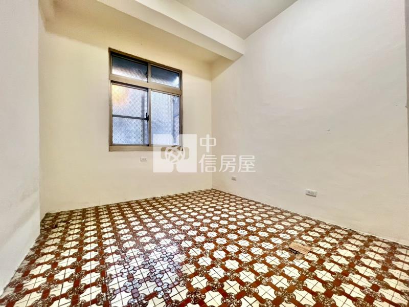 太平長億商圈大地坪大面寬透天房屋室內格局與周邊環境