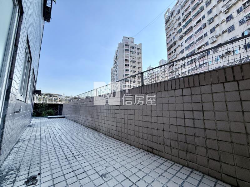 中山醫大慶捷運站｜長輩最愛挑高１樓低公設美３房露臺戶房屋室內格局與周邊環境