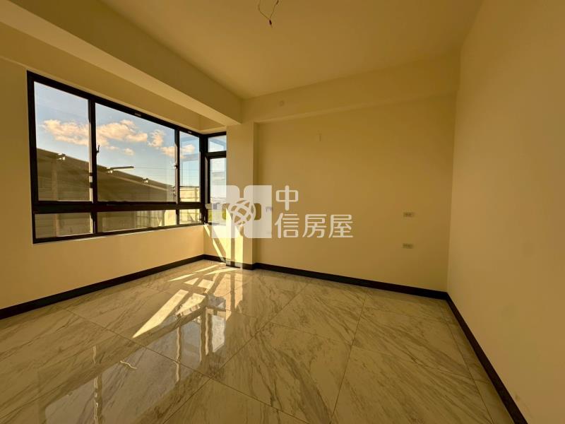 苗栗市六米路全新豪華農舍房屋室內格局與周邊環境