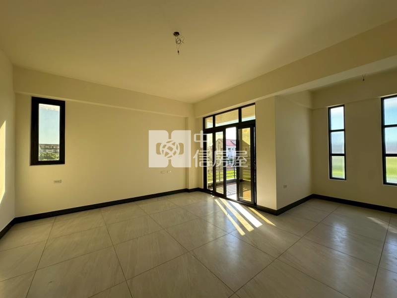 苗栗市六米路全新豪華農舍房屋室內格局與周邊環境