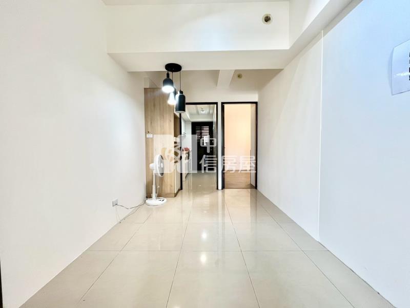 新麗馳三房平移車位房屋室內格局與周邊環境