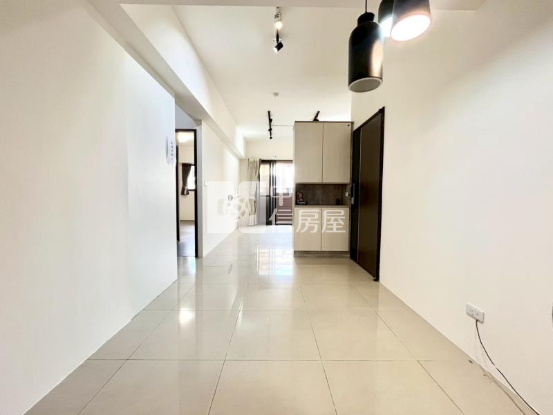 新麗馳三房平移車位房屋室內格局與周邊環境