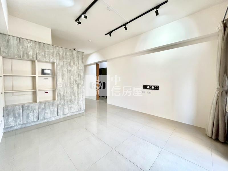 新麗馳三房平移車位房屋室內格局與周邊環境