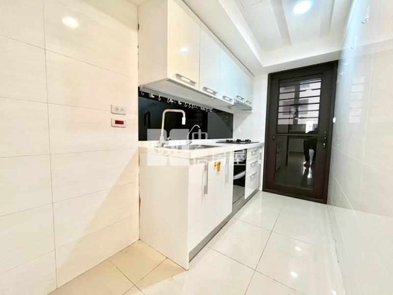 新麗馳三房平移車位房屋室內格局與周邊環境