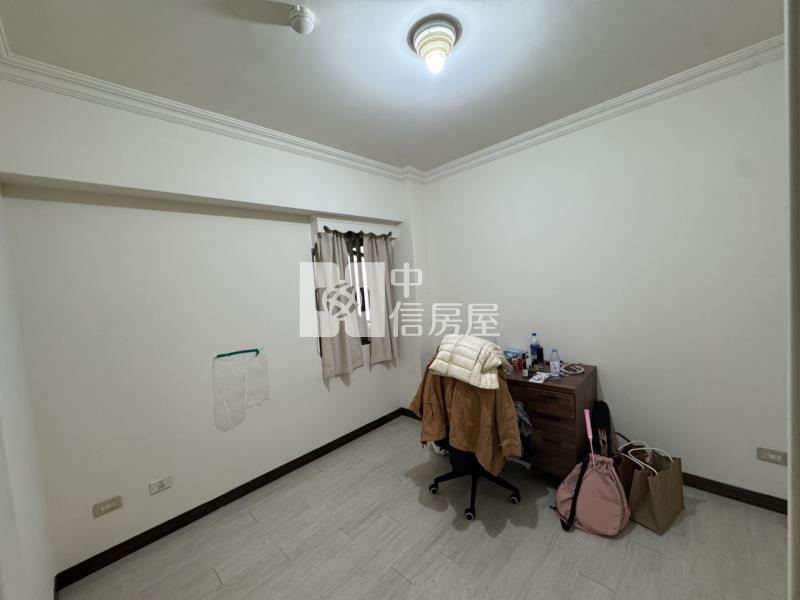 惠文學區精裝大三房車位房屋室內格局與周邊環境