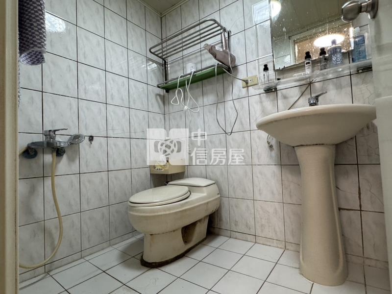 惠文學區精裝大三房車位房屋室內格局與周邊環境