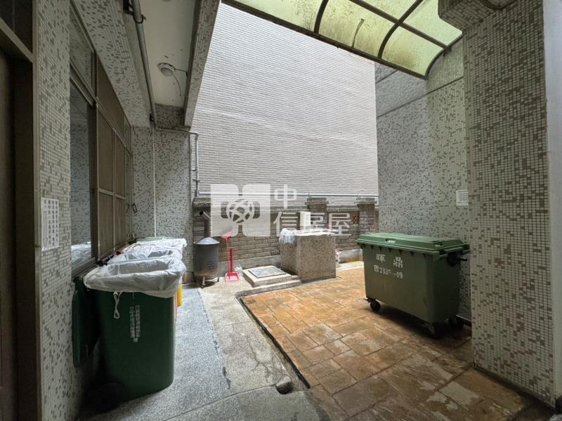 惠文學區精裝大三房車位房屋室內格局與周邊環境