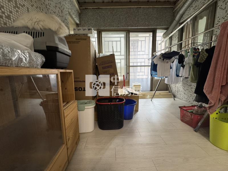 惠文學區精裝大三房車位房屋室內格局與周邊環境