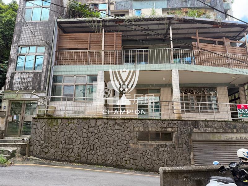 【冠軍】八堵火車站前露台雙車位房屋室內格局與周邊環境