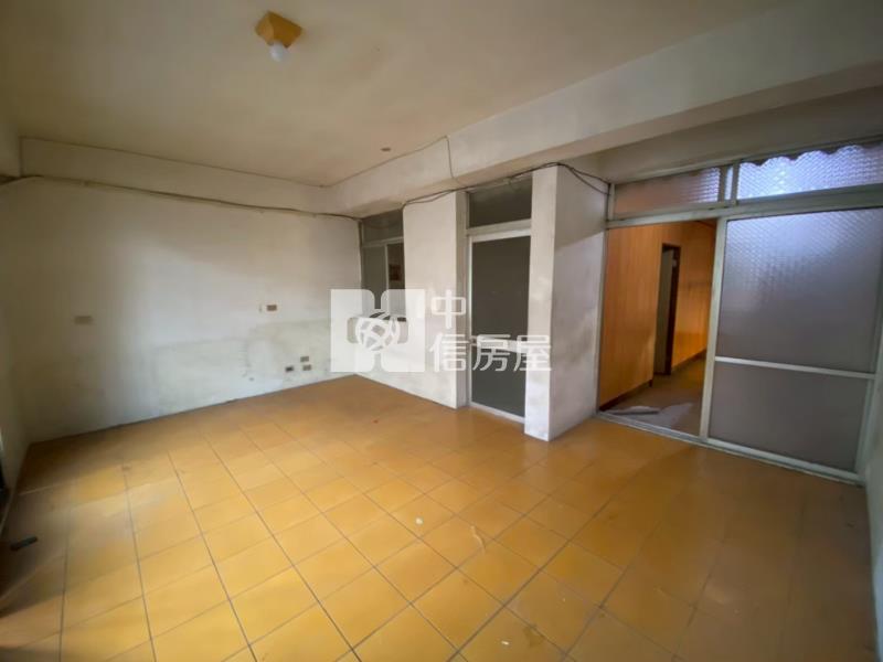 專任★龍岡森林公園旁 大地坪 大面寬 透天房屋室內格局與周邊環境