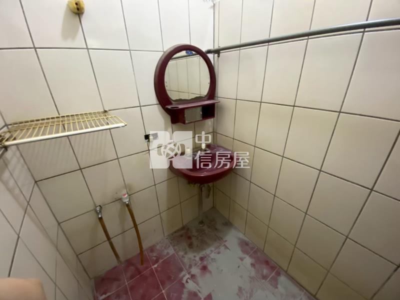 專任★龍岡森林公園旁 大地坪 大面寬 透天房屋室內格局與周邊環境