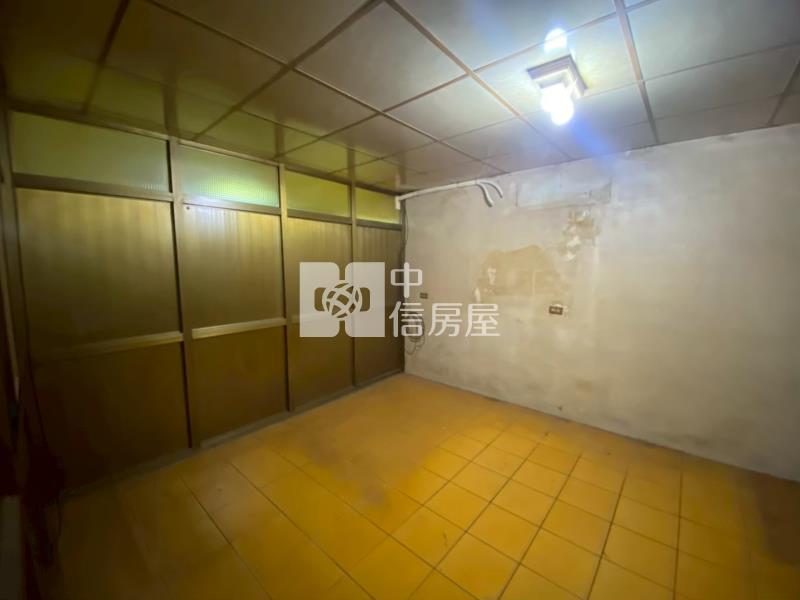 專任★龍岡森林公園旁 大地坪 大面寬 透天房屋室內格局與周邊環境