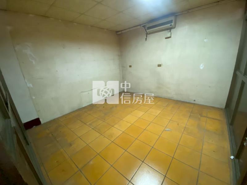 專任★龍岡森林公園旁 大地坪 大面寬 透天房屋室內格局與周邊環境