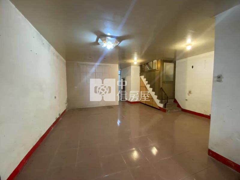 專任★龍岡森林公園旁 大地坪 大面寬 透天房屋室內格局與周邊環境