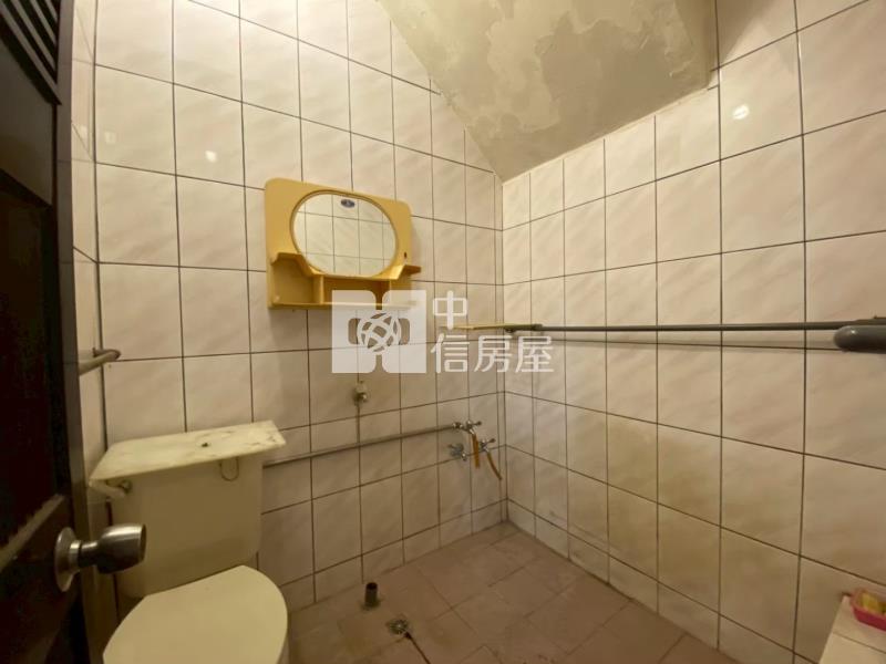 專任★龍岡森林公園旁 大地坪 大面寬 透天房屋室內格局與周邊環境