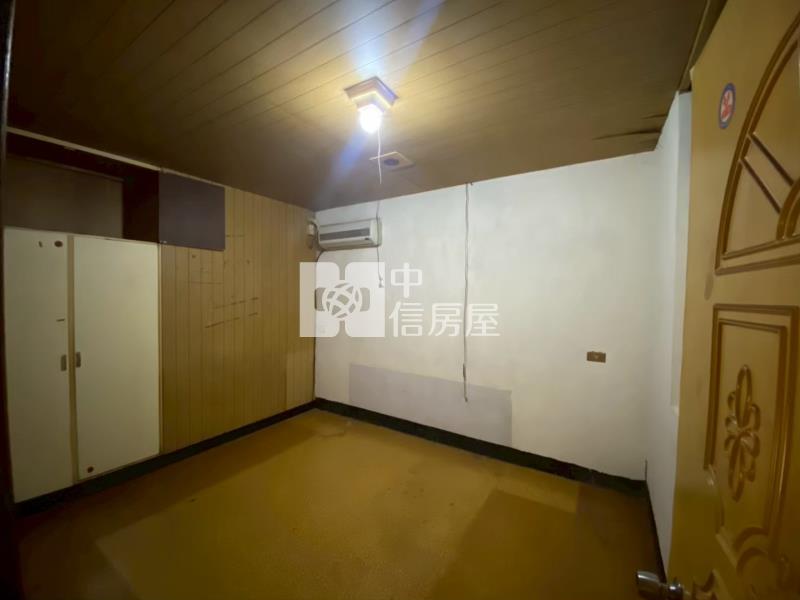 專任★龍岡森林公園旁 大地坪 大面寬 透天房屋室內格局與周邊環境