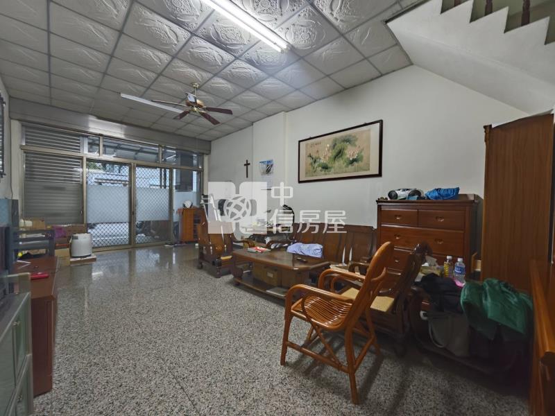 大里二期康橋朝南臨路透天房屋室內格局與周邊環境