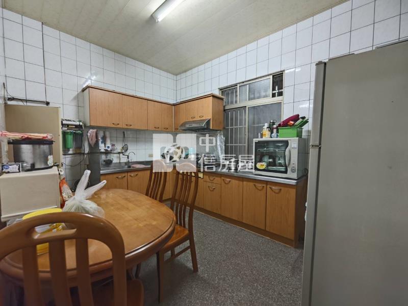 大里二期康橋朝南臨路透天房屋室內格局與周邊環境