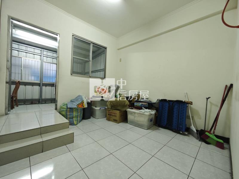 大里二期康橋朝南臨路透天房屋室內格局與周邊環境