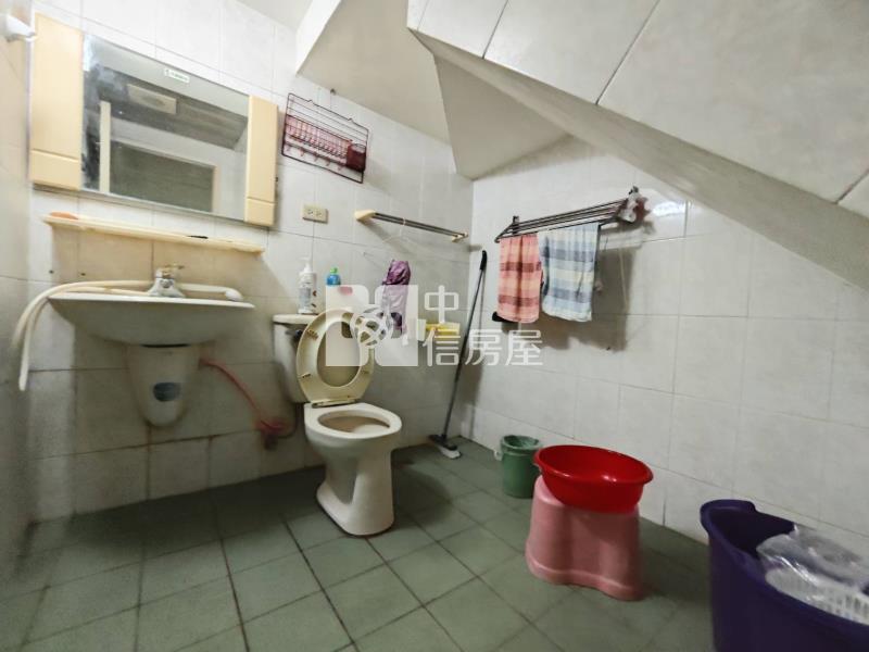 大里二期康橋朝南臨路透天房屋室內格局與周邊環境