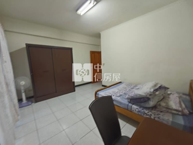 大里二期康橋朝南臨路透天房屋室內格局與周邊環境