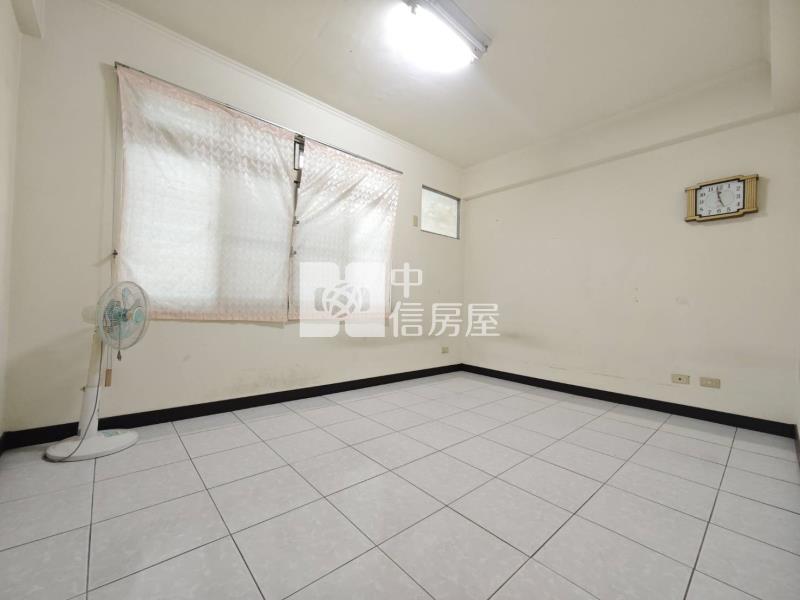 大里二期康橋朝南臨路透天房屋室內格局與周邊環境