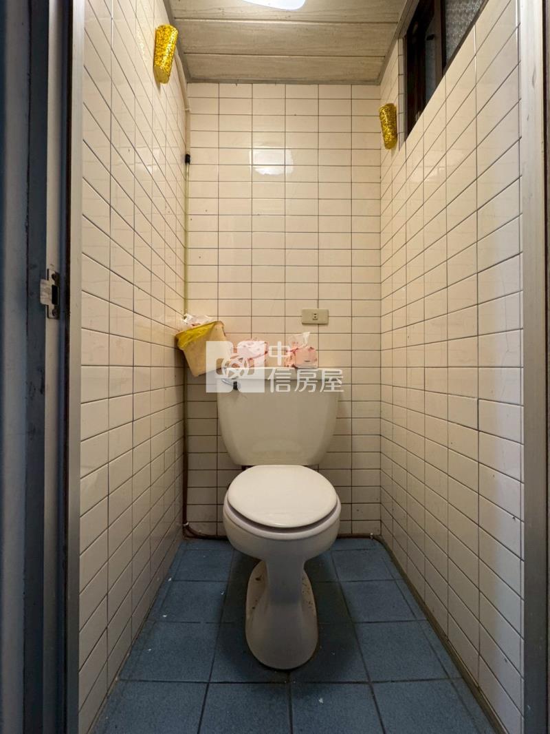 近文心崇德捷運6米大面寬大地坪臨路美墅房屋室內格局與周邊環境