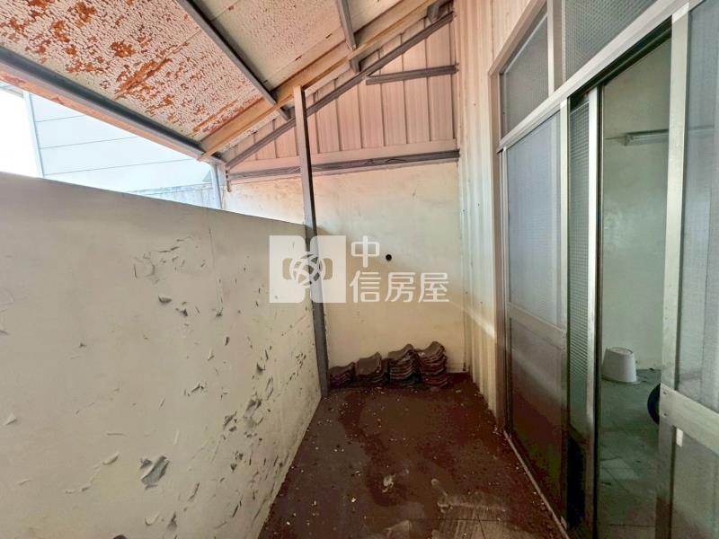 近文心崇德捷運6米大面寬大地坪臨路美墅房屋室內格局與周邊環境