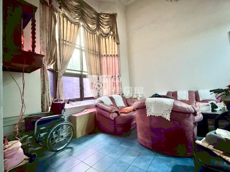 近文心崇德捷運6米大面寬大地坪臨路美墅房屋室內格局與周邊環境