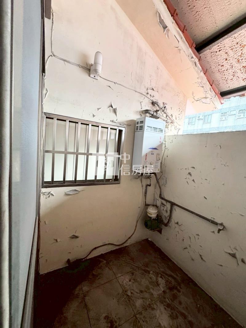 近文心崇德捷運6米大面寬大地坪臨路美墅房屋室內格局與周邊環境